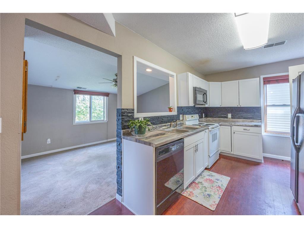 411 Oak Avenue SE Montgomery MN 56069 7032037 image17