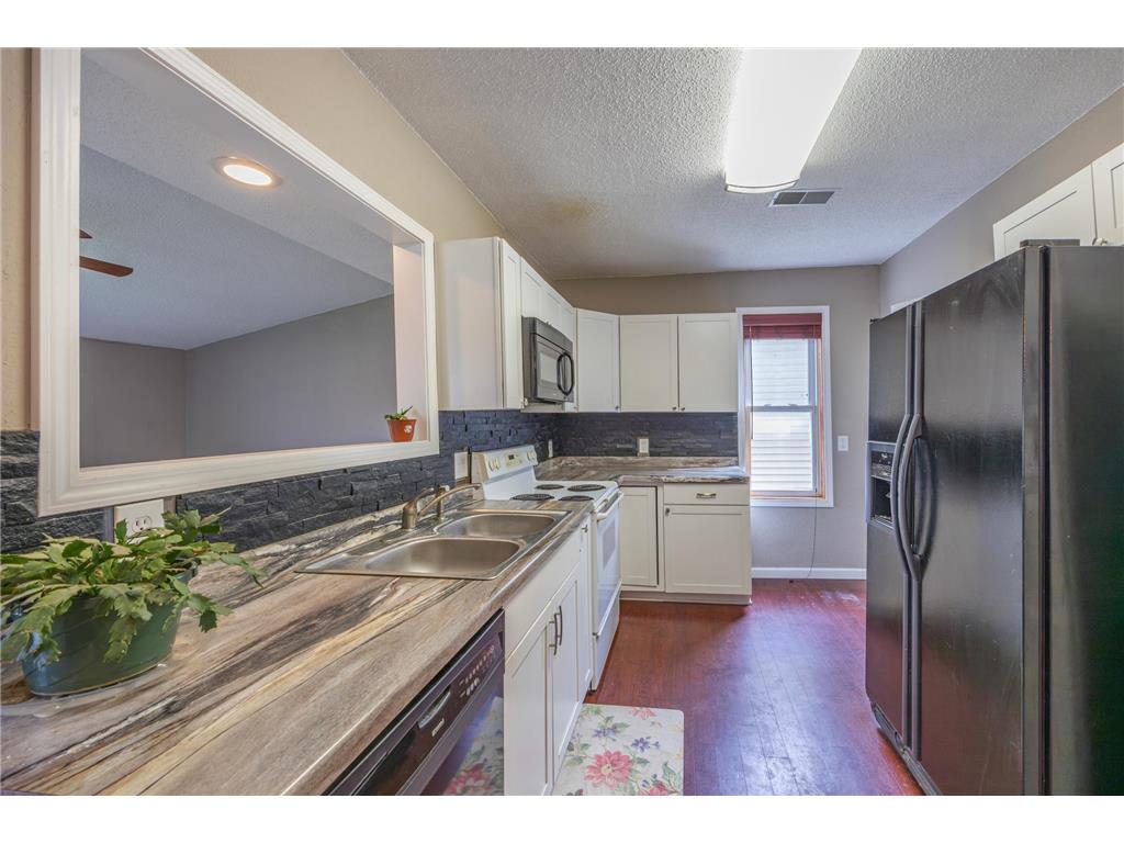 411 Oak Avenue SE Montgomery MN 56069 7032037 image18