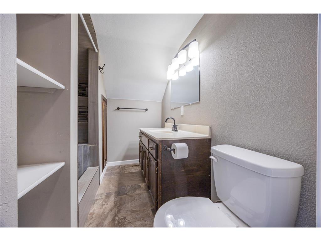 411 Oak Avenue SE Montgomery MN 56069 7032037 image29