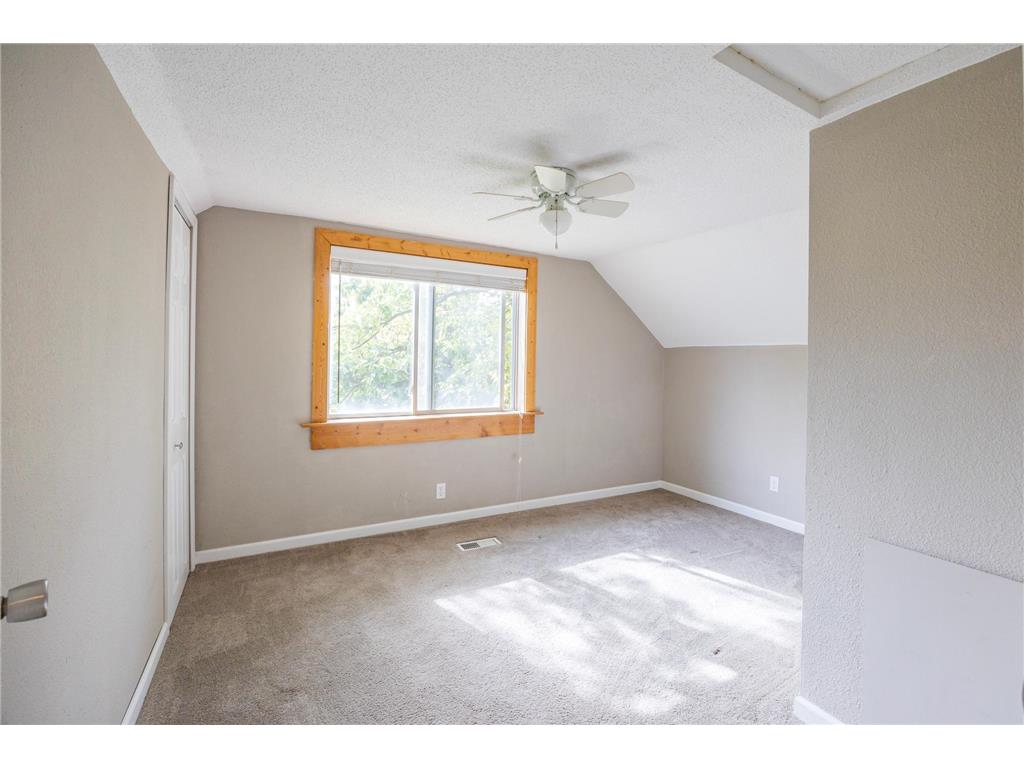 411 Oak Avenue SE Montgomery MN 56069 7032037 image33