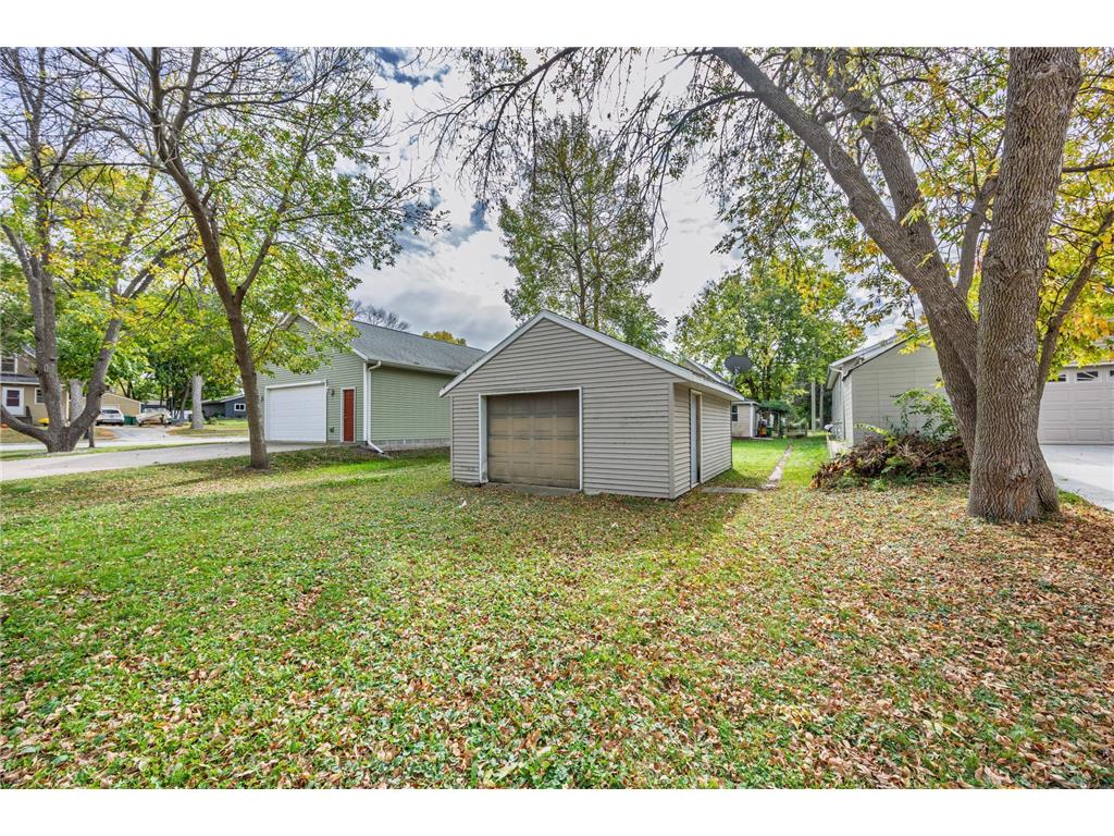 411 Oak Avenue SE Montgomery MN 56069 7032037 image35