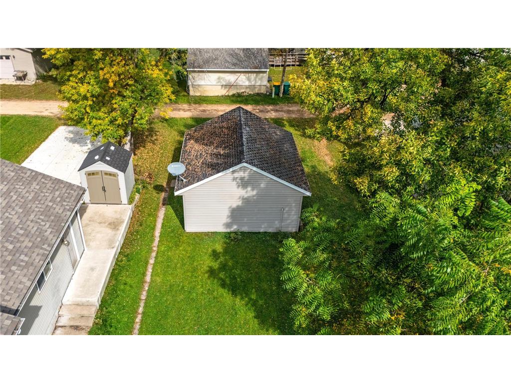 411 Oak Avenue SE Montgomery MN 56069 7032037 image6