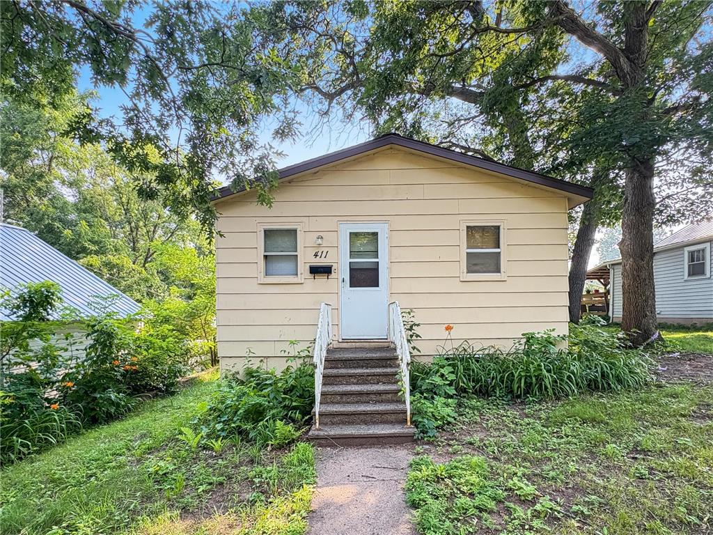 411 Poplar Street Spooner WI 54801 6764665 image1