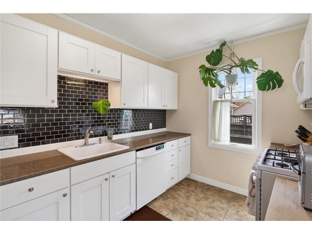 411 W 35th Street Minneapolis MN 55408 7080602 image10