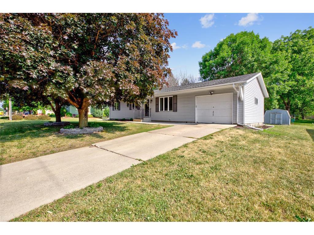 411 W Sharon Street Le Center MN 56057 6383573 image1