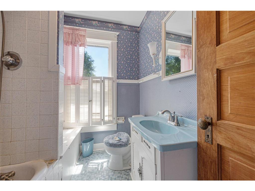 411 Washington Street Northfield MN 55057 6800145 image34