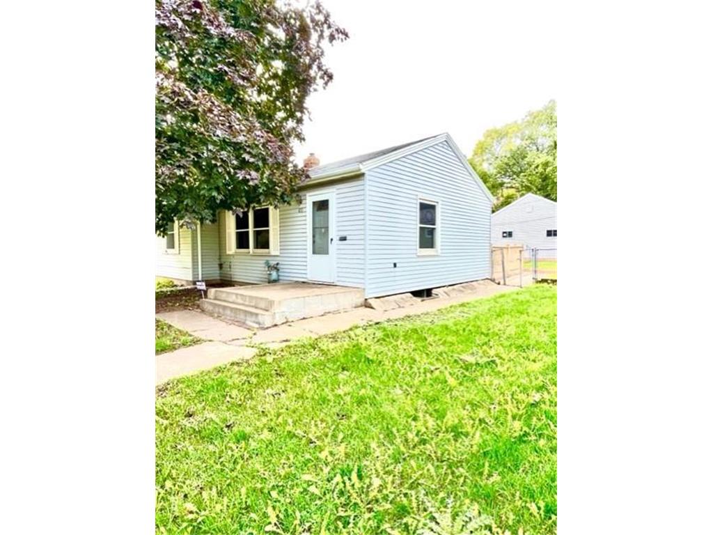 411 White Bear Avenue N Saint Paul MN 55106 6447559 image1