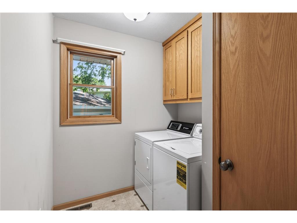 411 Young Street N Prescott WI 54021 7079670 image23