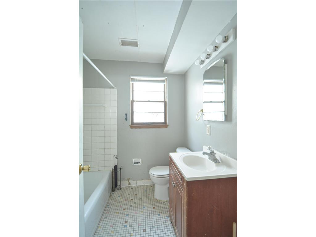 4110 Lake Breeze Avenue Brooklyn Center MN 55429 - Twin Lake 7007934 image3