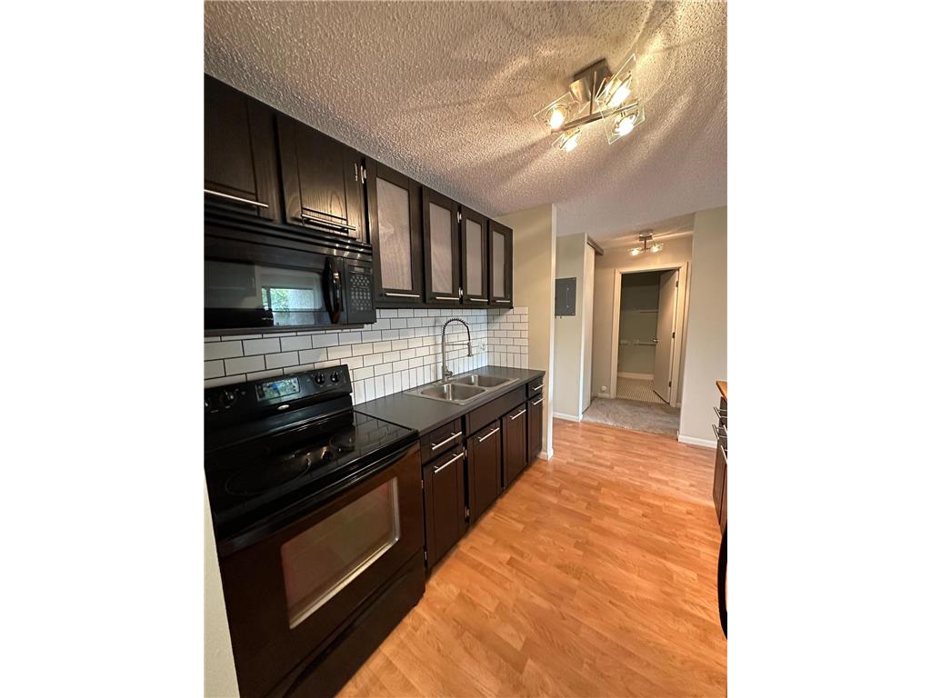 4110 Rahn Road 118, Eagan, MN, 55122 MLS 6388501 Edina Realty