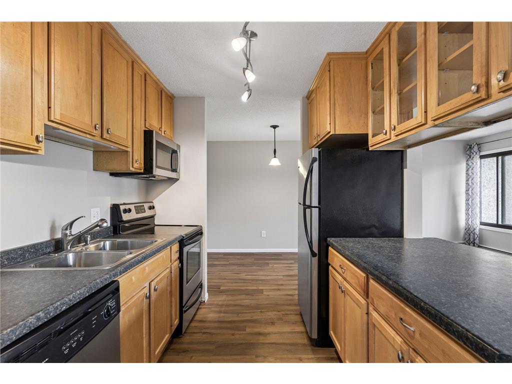 4110 Rahn Road #121 Eagan MN 55122 7058540 image1