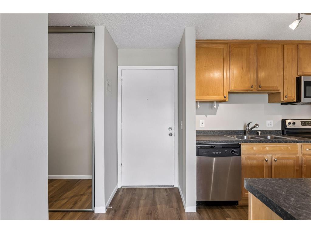 4110 Rahn Road #121 Eagan MN 55122 7058540 image7