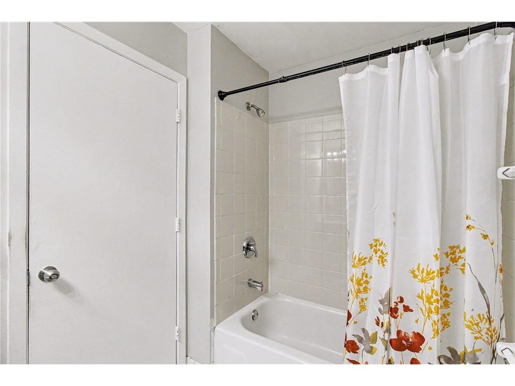 4110 Rahn Road #201 Eagan MN 55122 6820417 image17