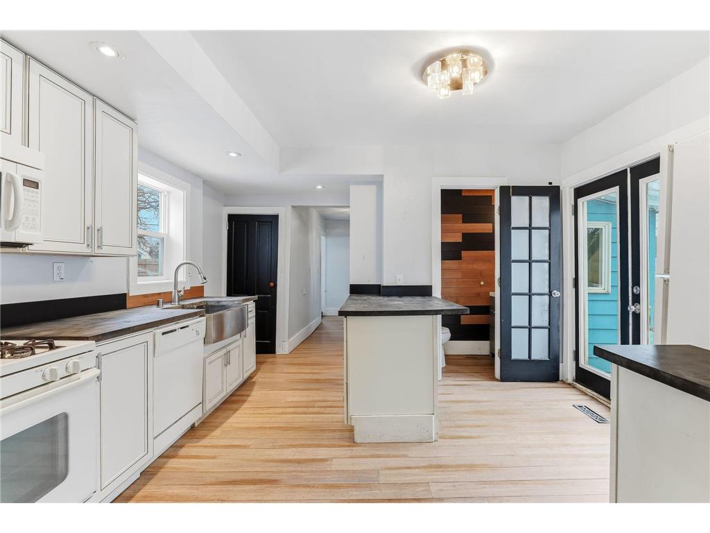 4114 Dupont Avenue N Minneapolis MN 55412 7008375 image5