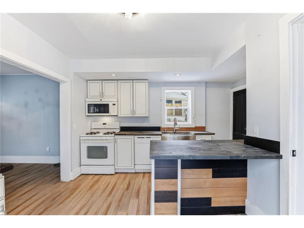 4114 Dupont Avenue N Minneapolis MN 55412 7008375 image7