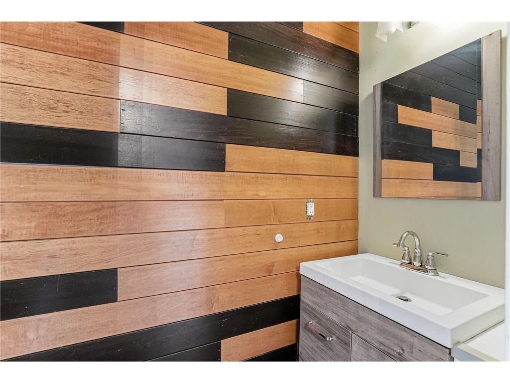 4114 Dupont Avenue N Minneapolis MN 55412 7008375 image8