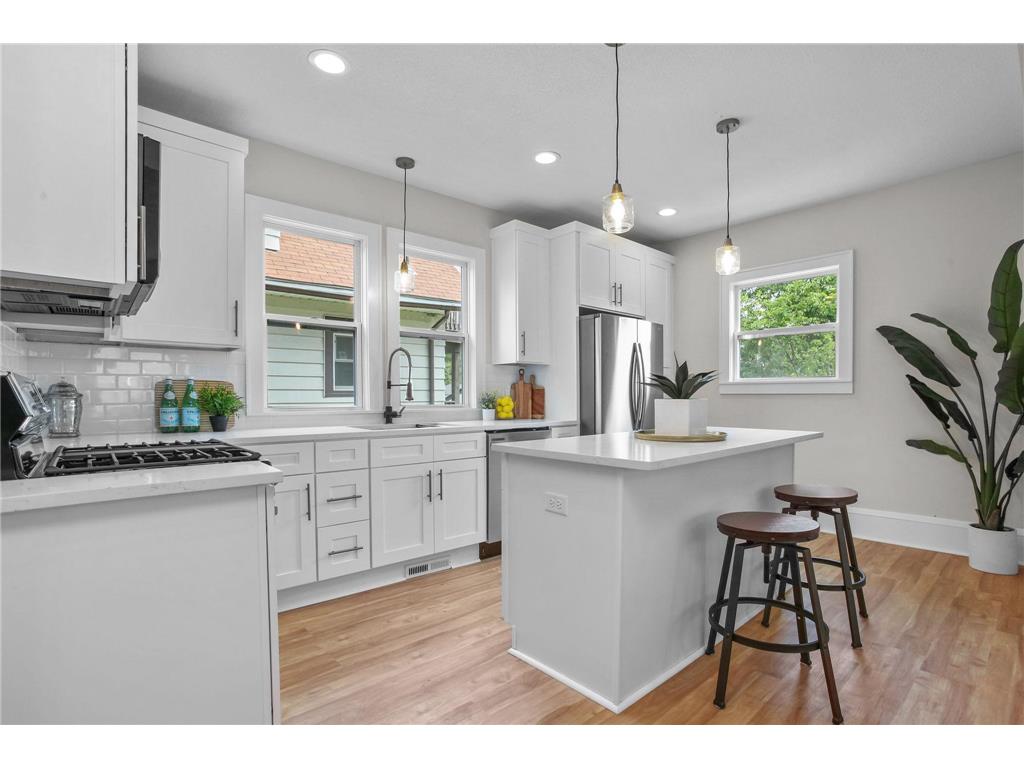 4117 Chicago Avenue Minneapolis MN 55407 6385093 image1