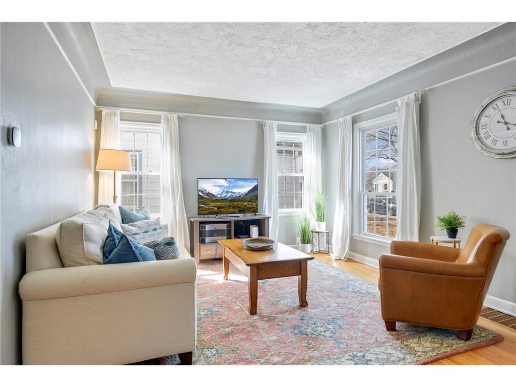 4117 Utica Avenue S Saint Louis Park MN 55416 6351000 image1