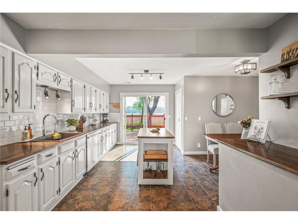 4118 Clover Avenue Vadnais Heights MN 55127 6536396 image1