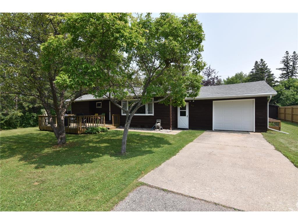 412 3rd Avenue NE Baudette MN 56623 - Baudette River 6576827 image1