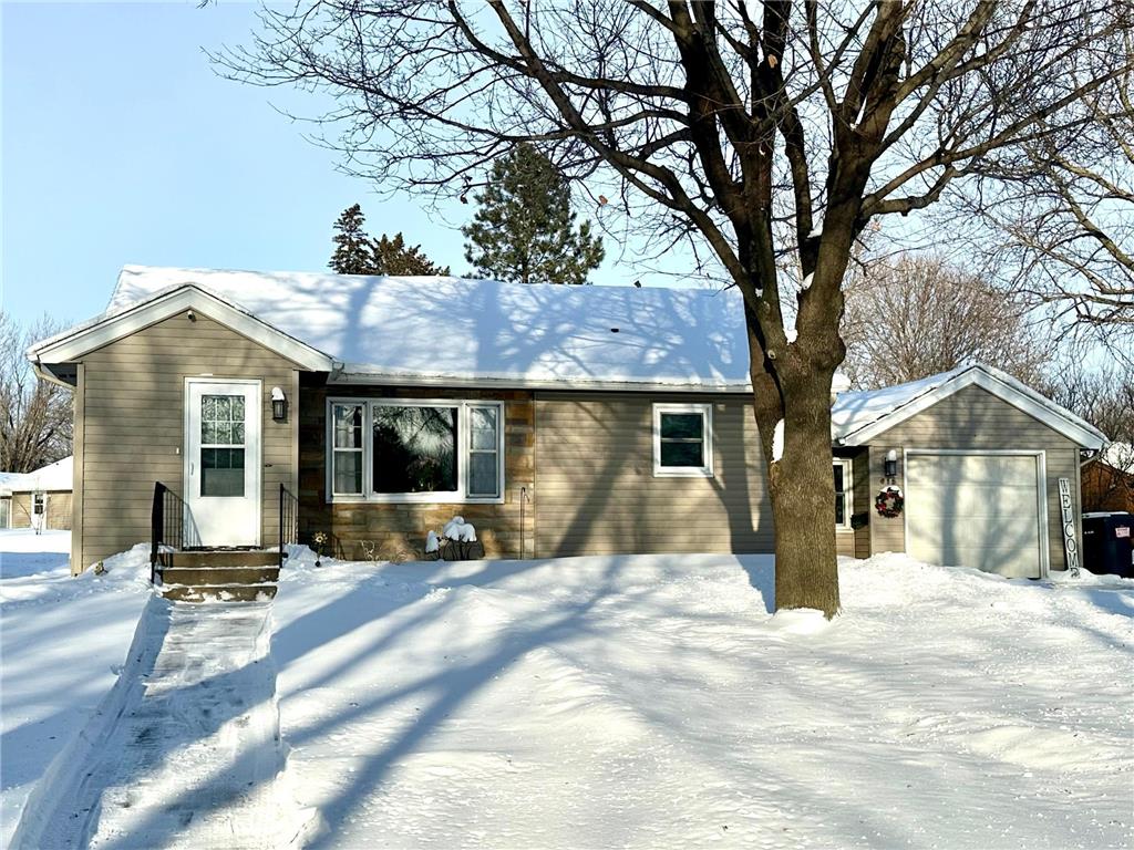 412 Clary Street W Worthington MN 56187 6478820 image1