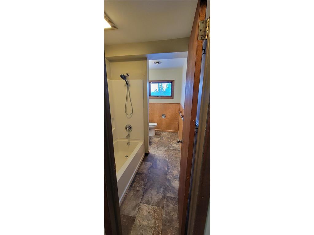 412 E Hamilton Avenue Baudette MN 56623 7005939 image10