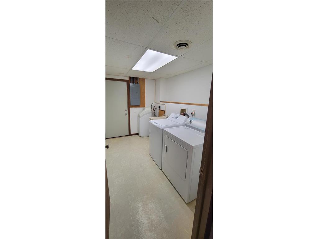 412 E Hamilton Avenue Baudette MN 56623 7005939 image15