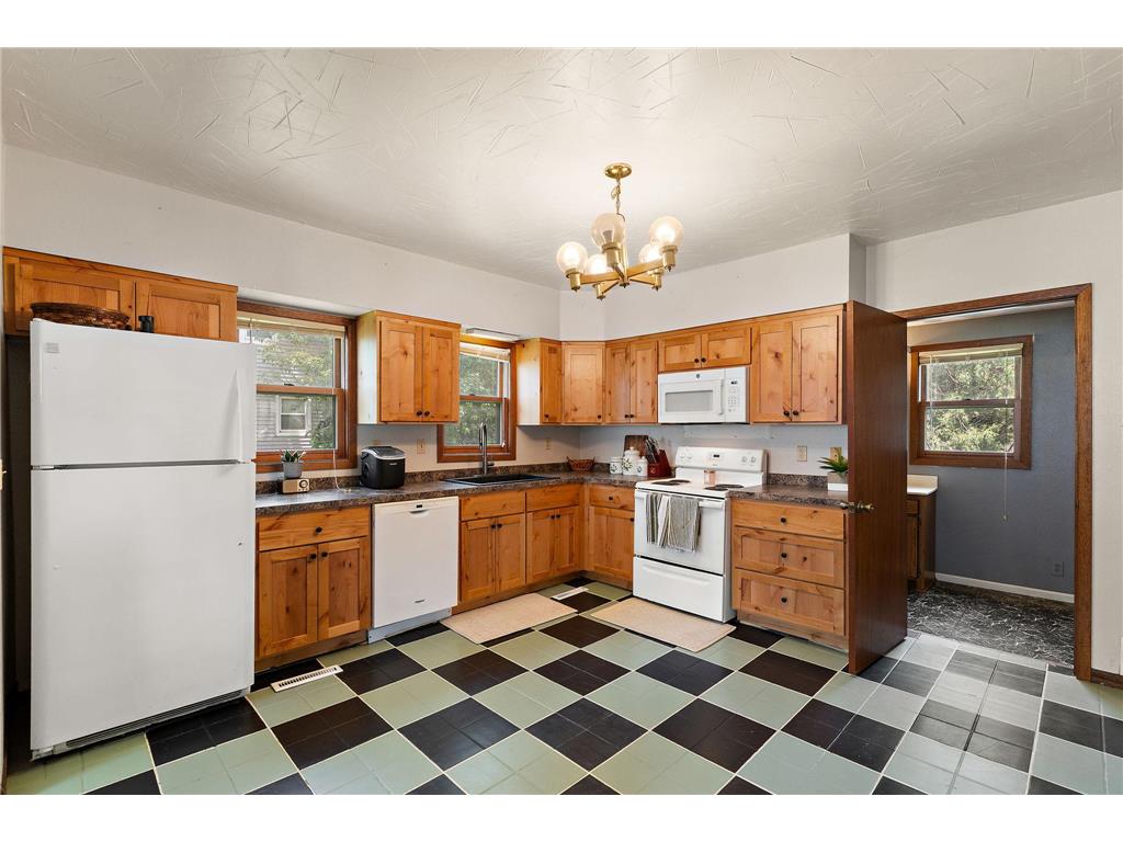 412 Oak Avenue SE Montgomery MN 56069 7088915 image10