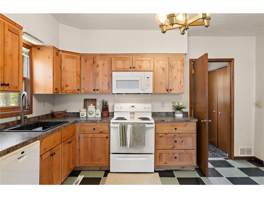 412 Oak Avenue SE Montgomery MN 56069 7088915 image11