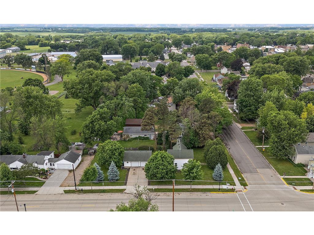 412 Oak Avenue SE Montgomery MN 56069 7088915 image24