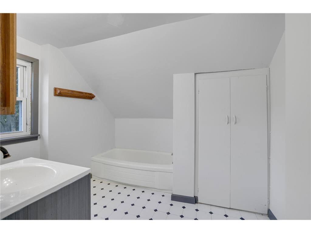 412 Prairie Avenue Faribault MN 55021 6798712 image35