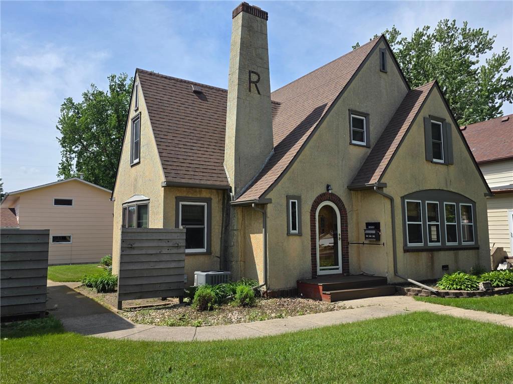 412 W Main Street Pipestone MN 56164 7080080 image1
