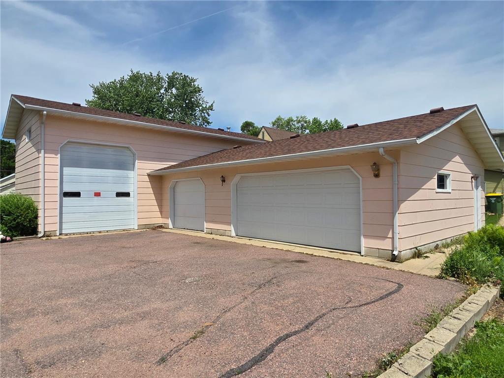 412 W Main Street Pipestone MN 56164 7080080 image16