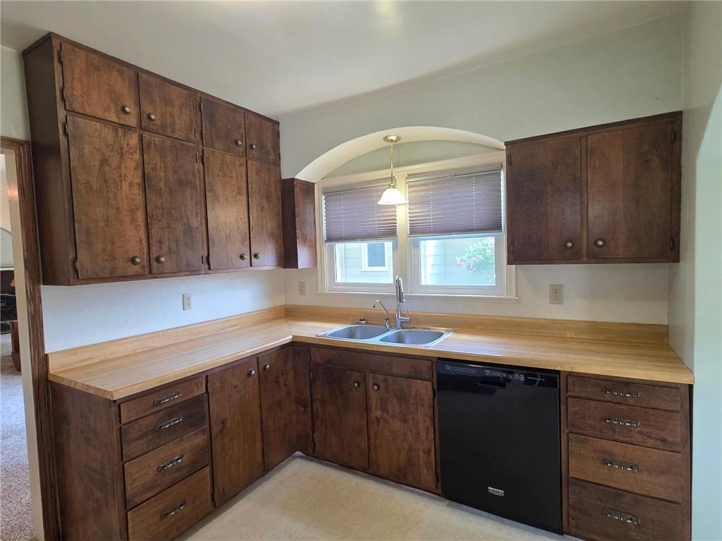 412 W Main Street Pipestone MN 56164 7080080 image9