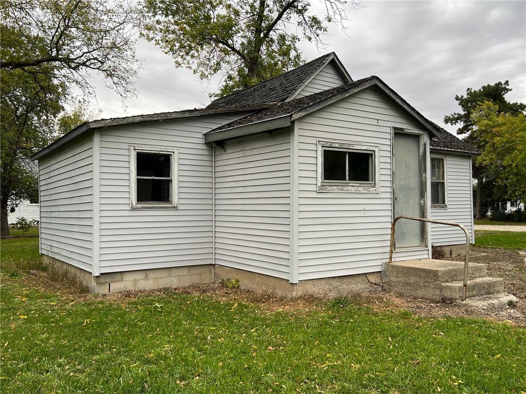 412 Westfall Street, Beardsley, MN, 56211 MLS 7749217 Edina Realty