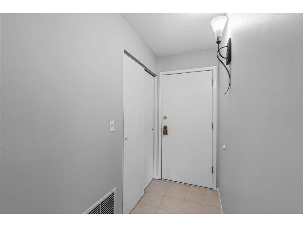 4120 Parklawn Avenue #120 Edina MN 55435 7011843 image17