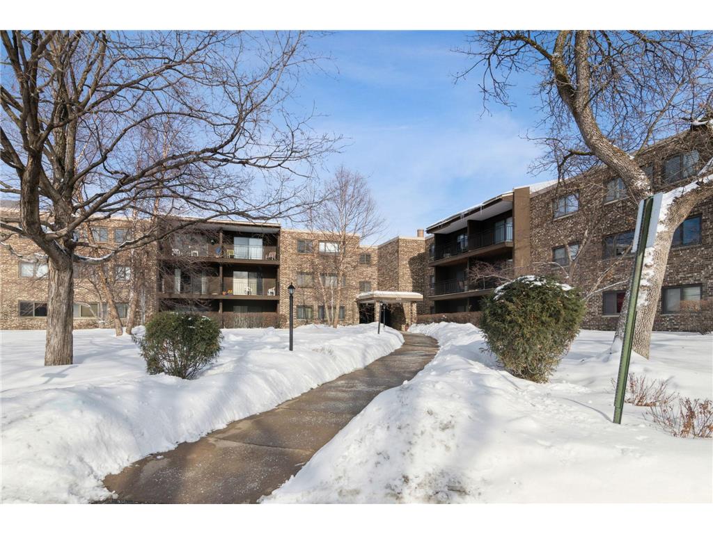4120 Parklawn Avenue 228, Edina, MN, 55435 MLS 6329416 Edina Realty