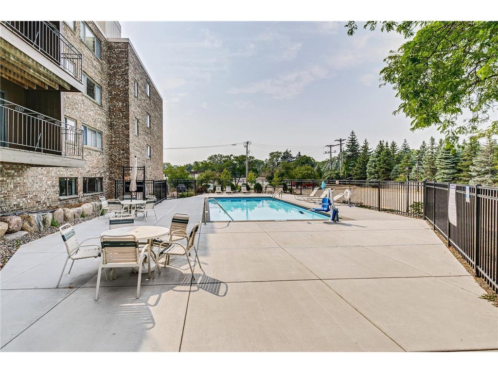 4120 Parklawn Avenue #331 Edina MN 55435 6771212 image24