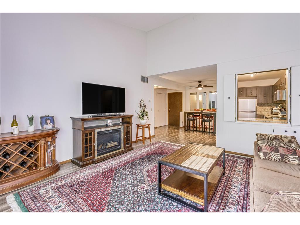 4120 Parklawn Avenue #331 Edina MN 55435 6771212 image4