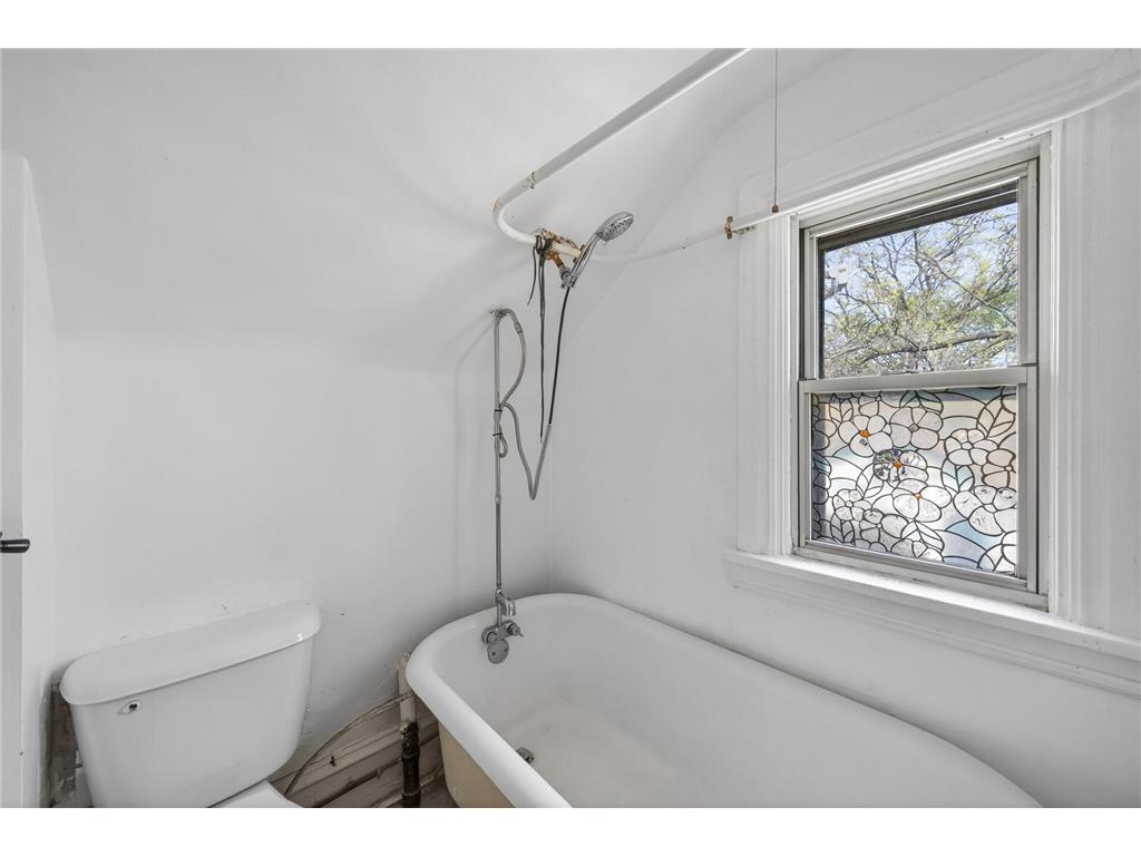 4126 Dupont Avenue N Minneapolis MN 55412 7004360 image14
