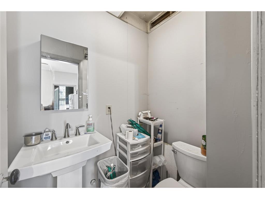 4126 Dupont Avenue N Minneapolis MN 55412 7004360 image24