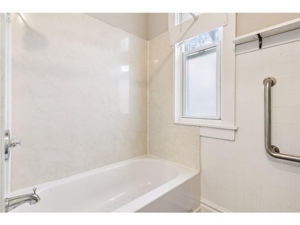 4129 Colfax Avenue N Minneapolis MN 55412 7046833 image23