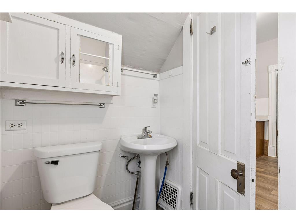 4129 Colfax Avenue N Minneapolis MN 55412 7046833 image24