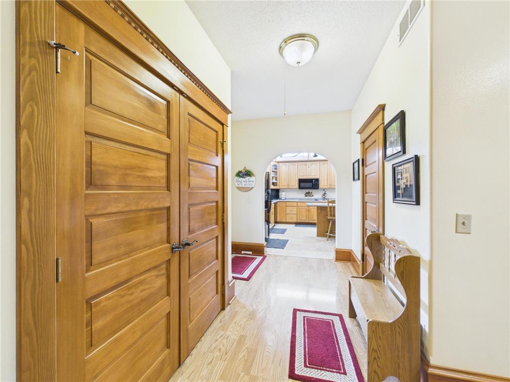 413 1st Avenue N Freeport MN 56331 7075874 image18