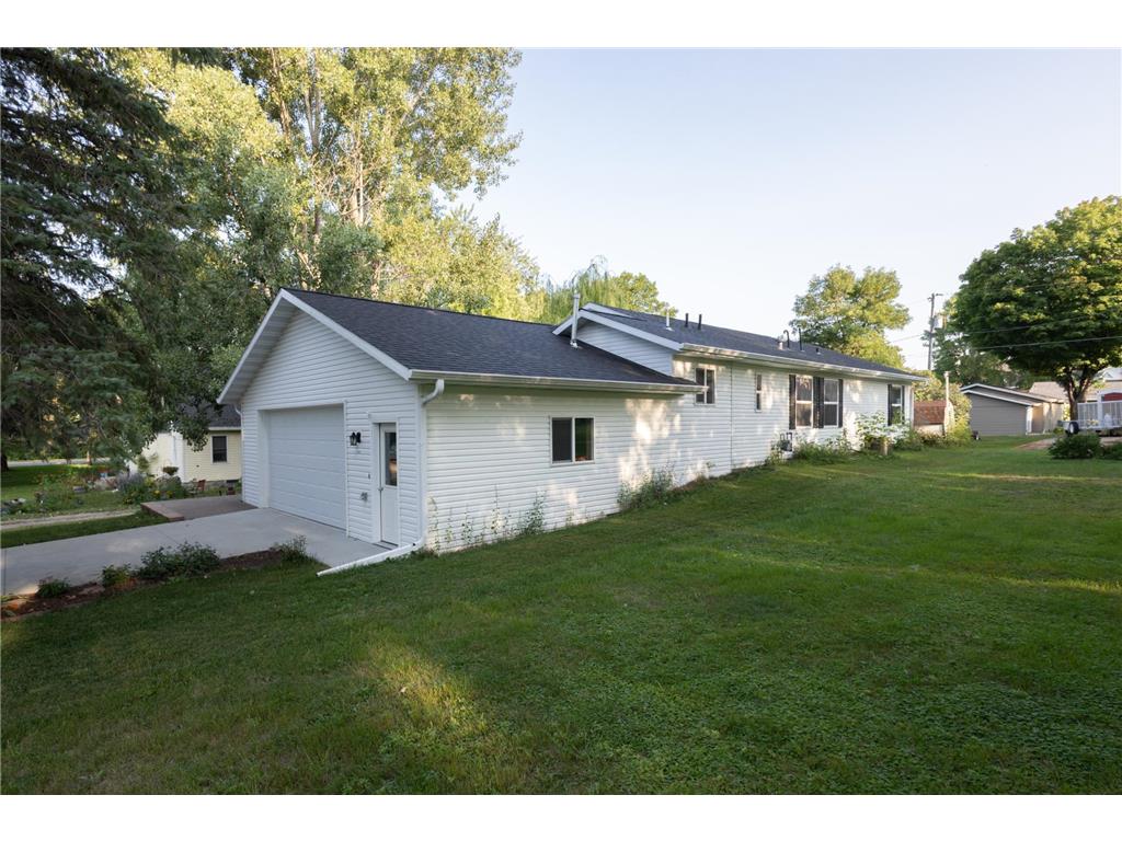 413 E Adolphus Avenue Fergus Falls MN 56537 6421980 image1