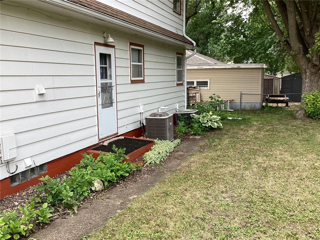 413 Hawthorne Street E Albert Lea MN 56007 7104190 image4