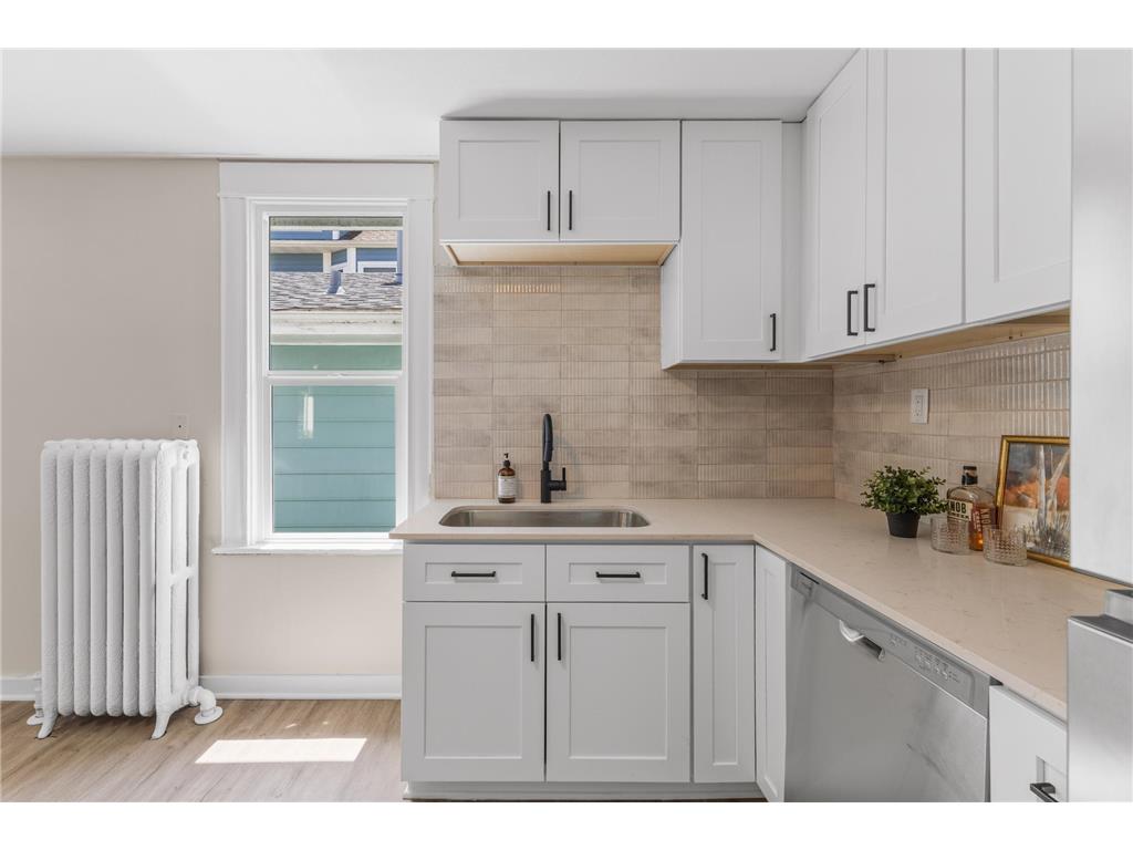 413 Knox Avenue N Minneapolis MN 55405 7106473 image20