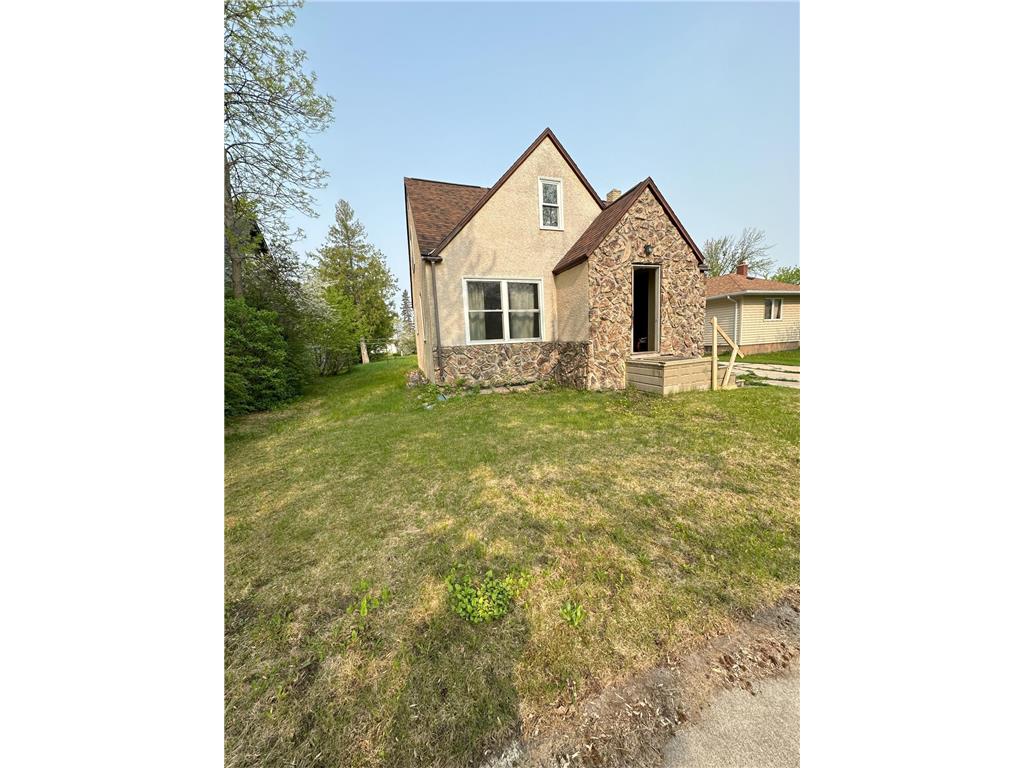 413 Main Avenue S Baudette MN 56623 6388293 image1