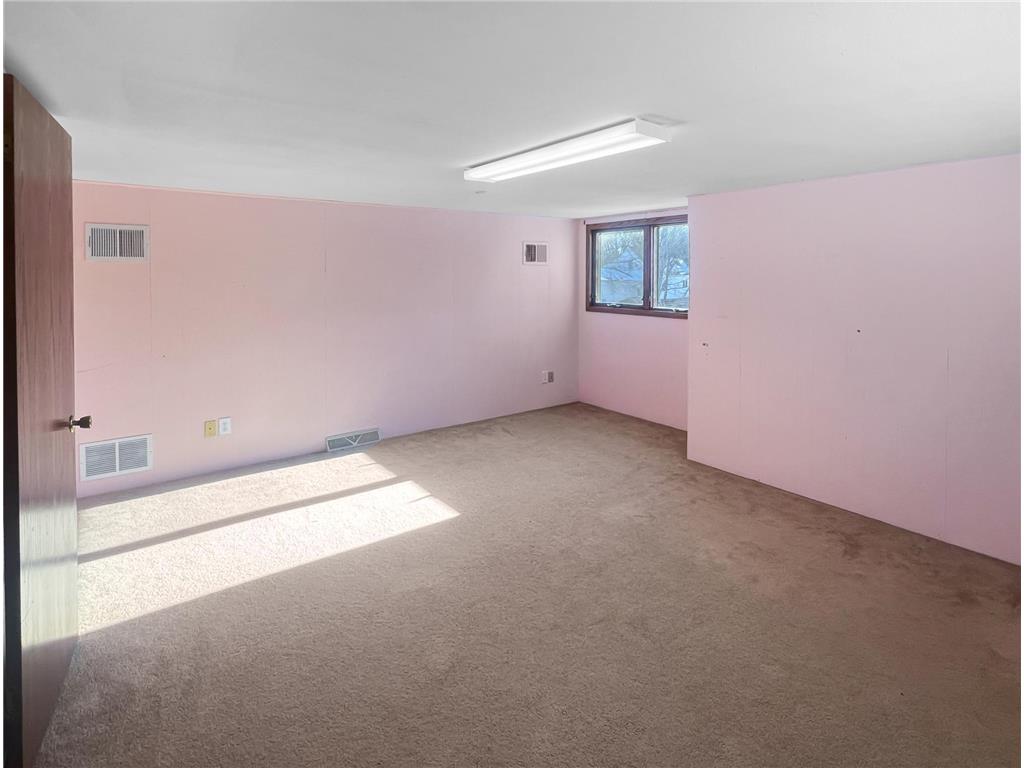 413 N 1st Avenue W Truman MN 56088 7001113 image28