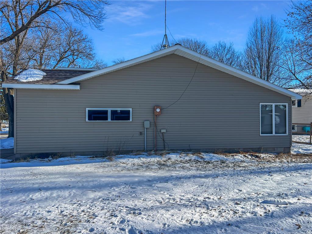 413 N 1st Avenue W Truman MN 56088 7001113 image4